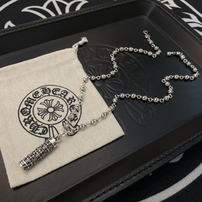 Ch*0me He**ts necklaces